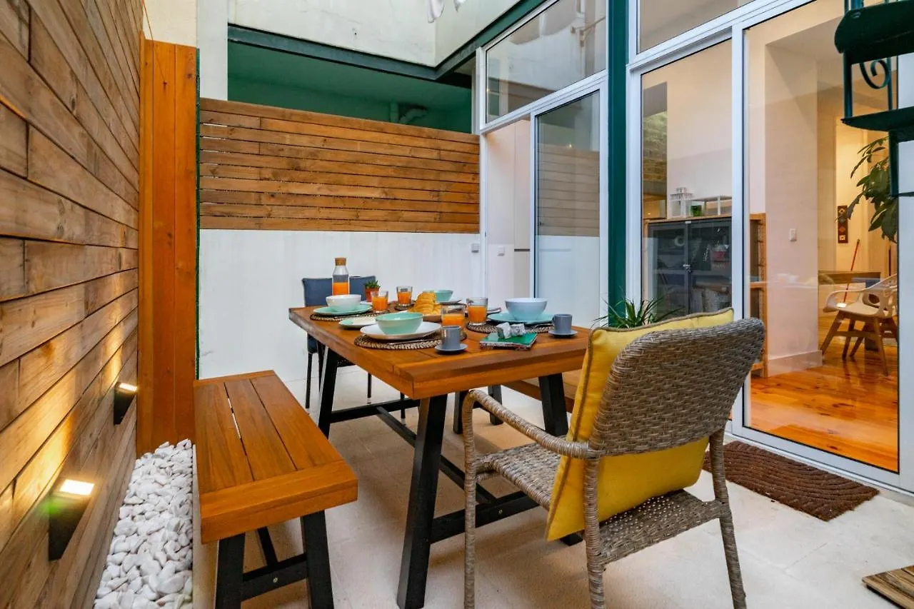 Whome Casa Alcazar Perfect Spot W/ Private Patio Lisboa 0*,  Portugal